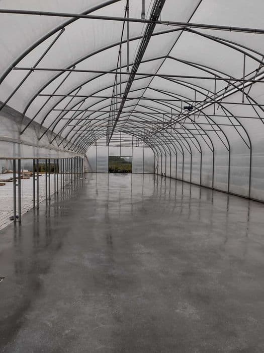 Posadzka przemysłowa — hala produkcyjna